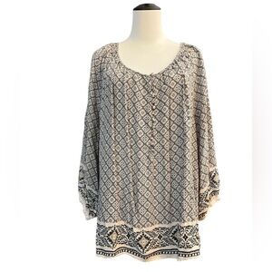 Adrienne Vittadini Lightweight Soft Blouse, Size 2X. Blue and White.